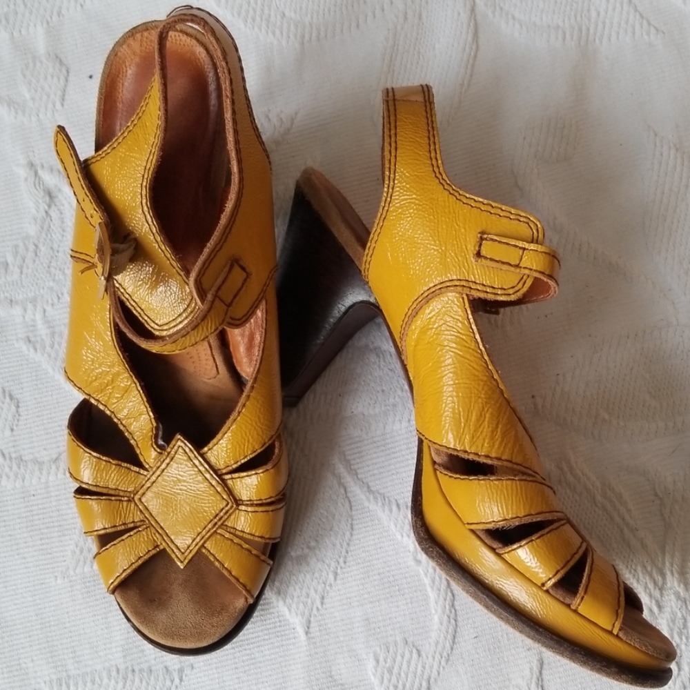 Chie Mihara Heel Open Toe Sandals